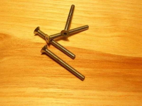 Süllyesztett fejű belső kulcsnyílású csavar M8 x 25 mm 10 9 horganyzott DIN 7991 62010
