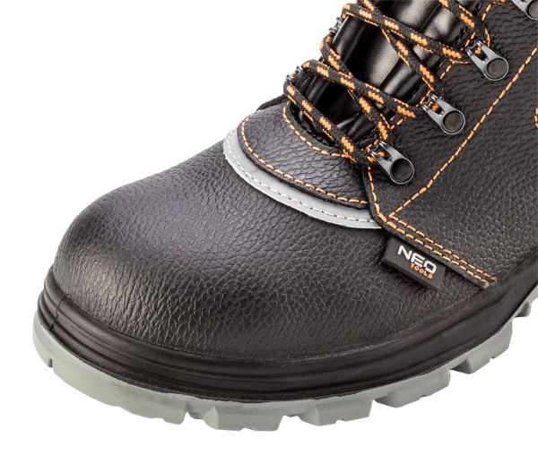 Munkavédelmi bakancs hőszigetelt béléssel 44 as S3 SRC NEO 82 145-3