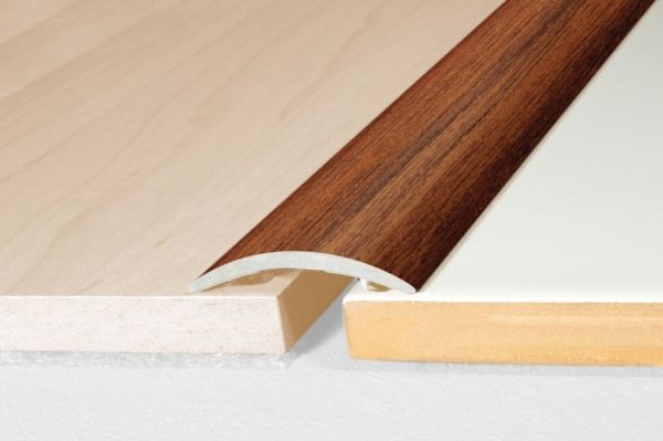 Burkolatváltó sín eloxált matt pezsgő 3 2 cm es öntapadós 90 cm 454260907-2