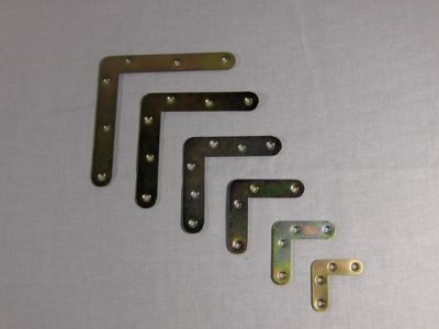 Ablakszegletvas 8 cm x 8 cm sárgított