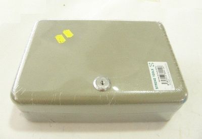 Zárható kulcsszekrény 25 cm x 18 cm x 8 cm 48 db-os | 7622082221815