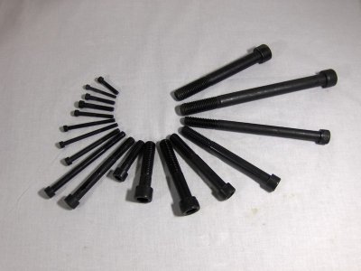 Hengeres fejű, belső kulcsnyílású csavar M14 x 60 x 1,5 mm, 12.9, natúr, DIN 912 | 62076