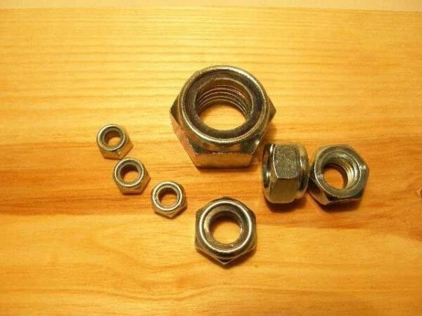 Önzáró anya M20 x 1,5 mm, horganyzott, DIN 985 | 55864
